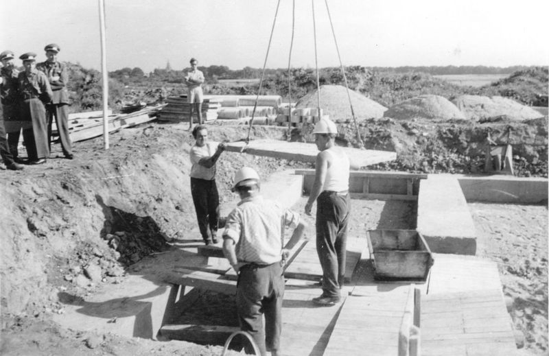 Bikldrechte_Stadtarchiv_Stralsund_Grundsteinlegung Knieper West I, 26. August 1964 Bikldrechte_Stadtarchiv_Stralsund_Grundsteinlegung Knieper West I, 26. August 1964