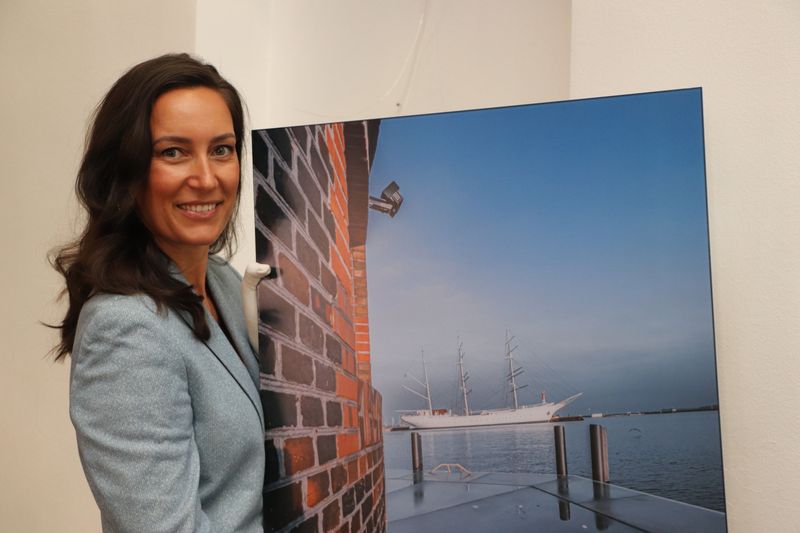 Fotokünstlerin Christin Dukes hängt 'Backstein trifft Stahl' Fotokünstlerin Christin Dukes hängt 'Backstein trifft Stahl'