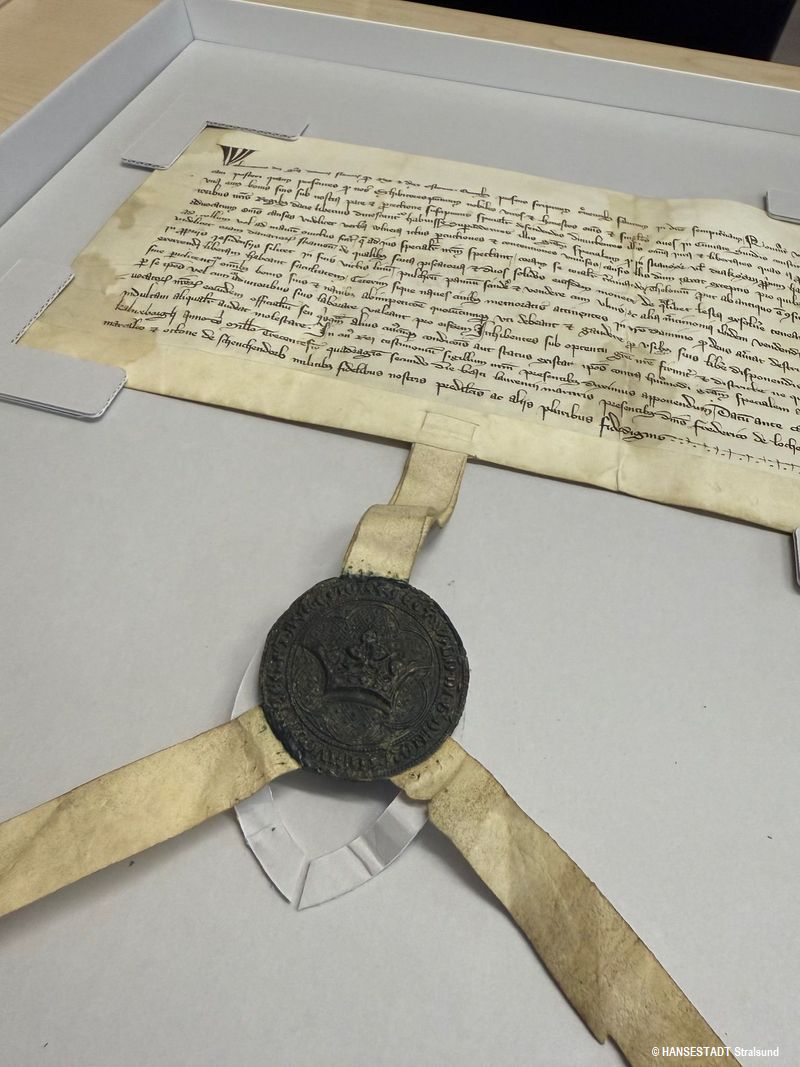 Urkunde von 1342 - restauriert Urkunde von 1342 - restauriert