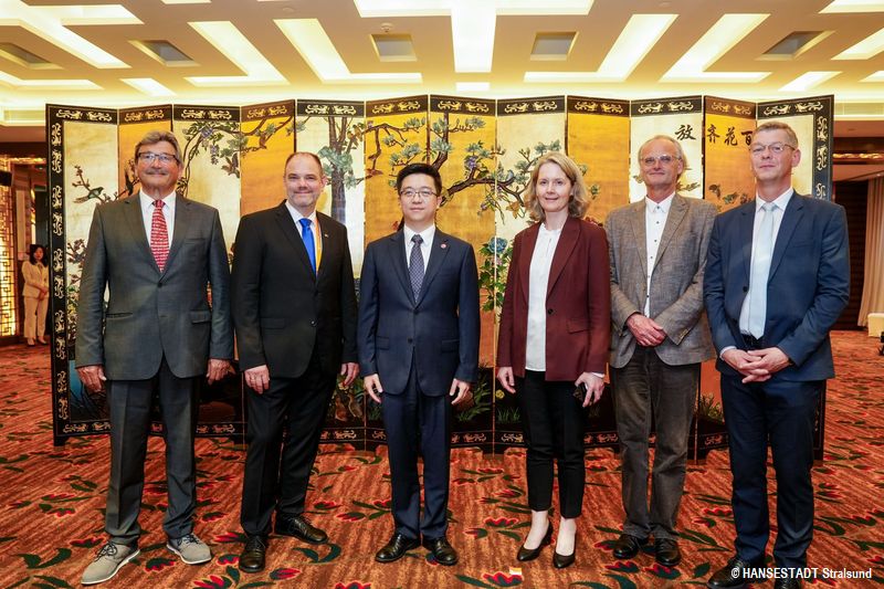 Empfang bei Huangshans Bürgermeister He Yi Empfang bei Huangshans Bürgermeister He Yi
